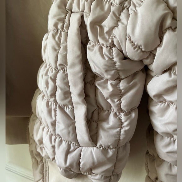 Women's Bomber Quilted Jacket - Picture 3 of 4